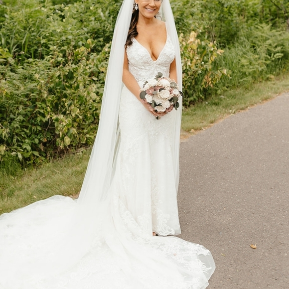 Morilee Lee #2172 Aria Lace Wedding Gown - Picture 9 of 13